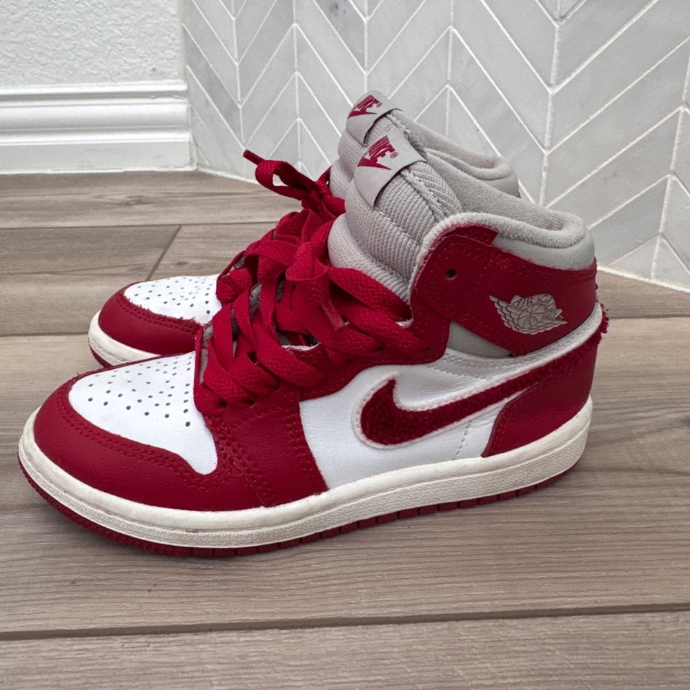 Nike Jordan Red and White High-Tops